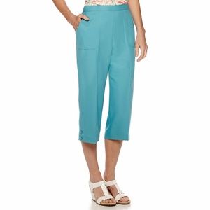 Women's Capris Alfred Dunner Cozumel size 8 NEW